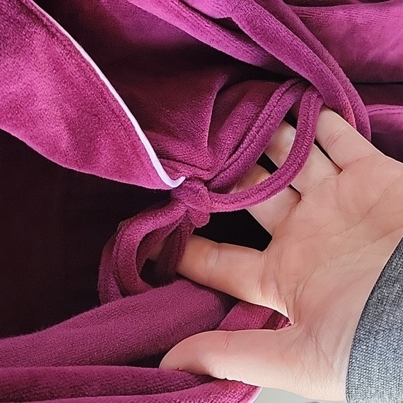 Eileen West Burgundy Women's Velour Robe Size Small Tie Front‎ - Picture 9 of 10